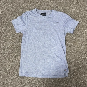 Ljusblå t-shirt från Bondelid -  t-shirt från Bondelid, storlek s, köpt på mq nästan aldrig använd.