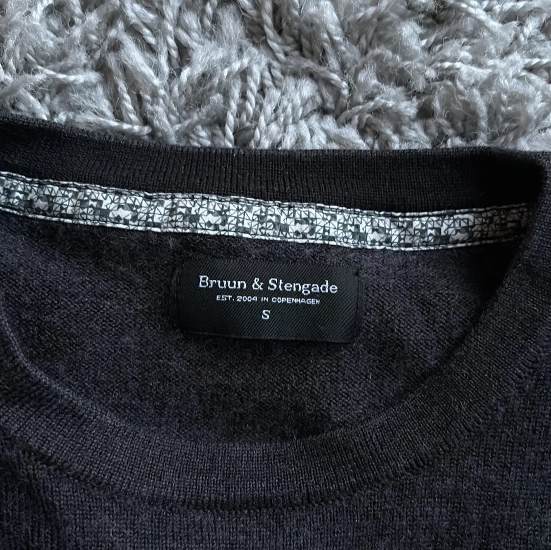 Svart stickad tröja Bruun & Stengade - 1