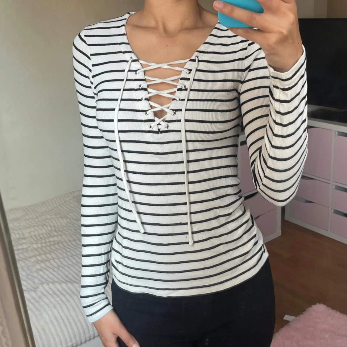 Randig långärmad tröja med snörning