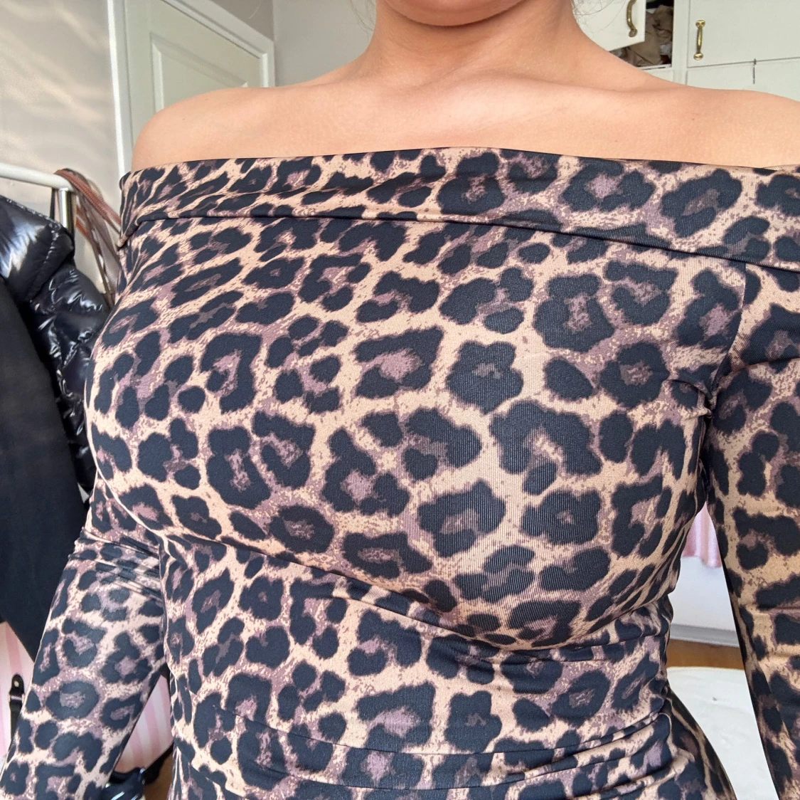 Leopardmönstrad offshoulder topp - 2