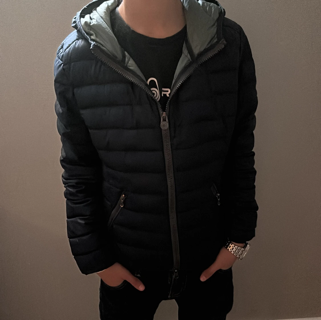 Mörk blå Colmar pufferjacka med huva