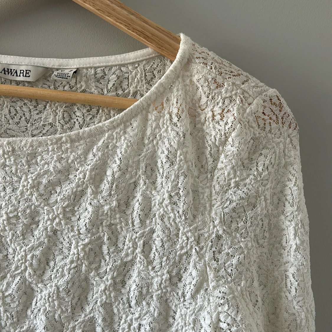 Vit spetströja från AWARE  - 2