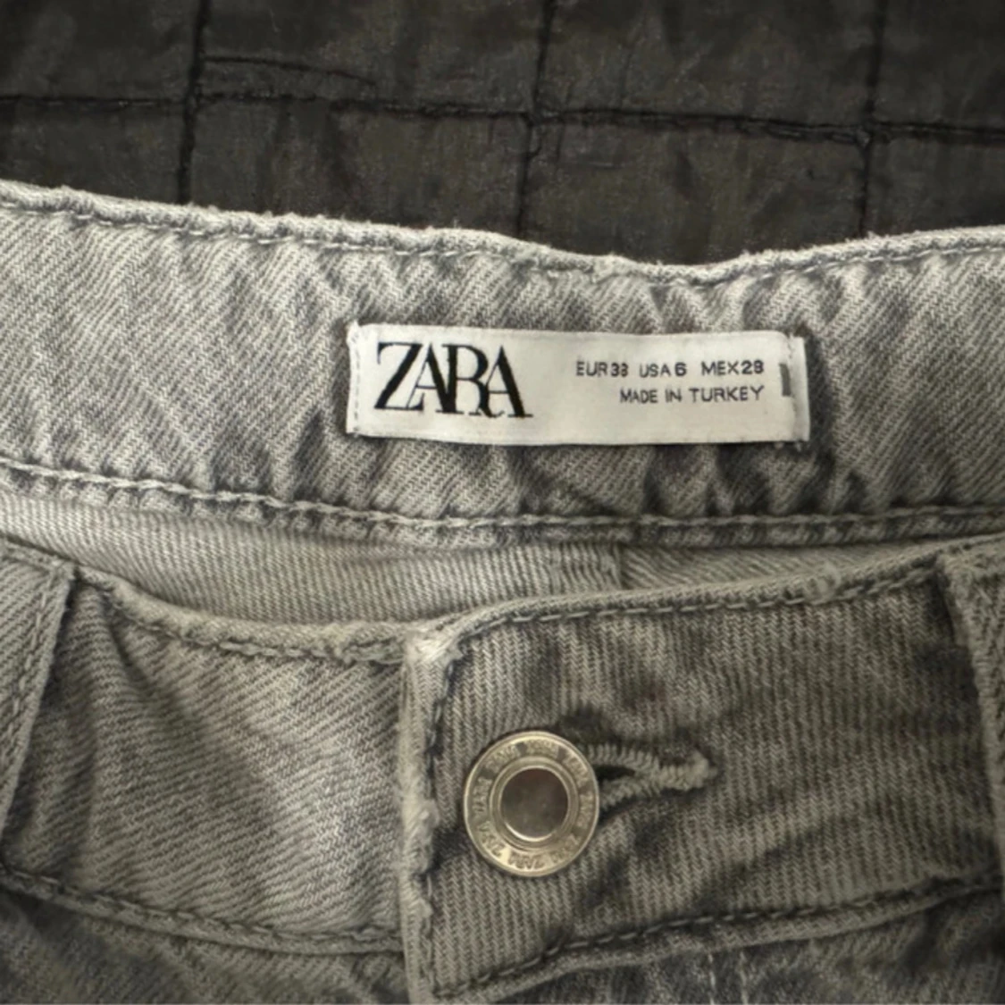 En fin grå jeans byxor från Zara🩶 - 2