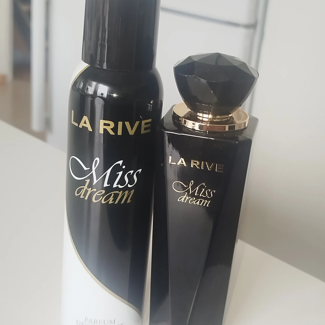 Blandade smink, parfym, nagel och duschgelartiklar - 4