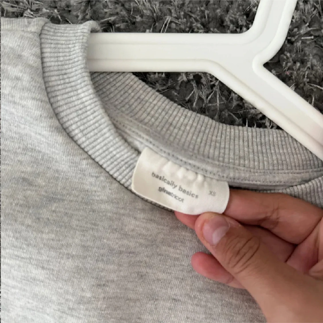 Grå sweatshirt  - 1