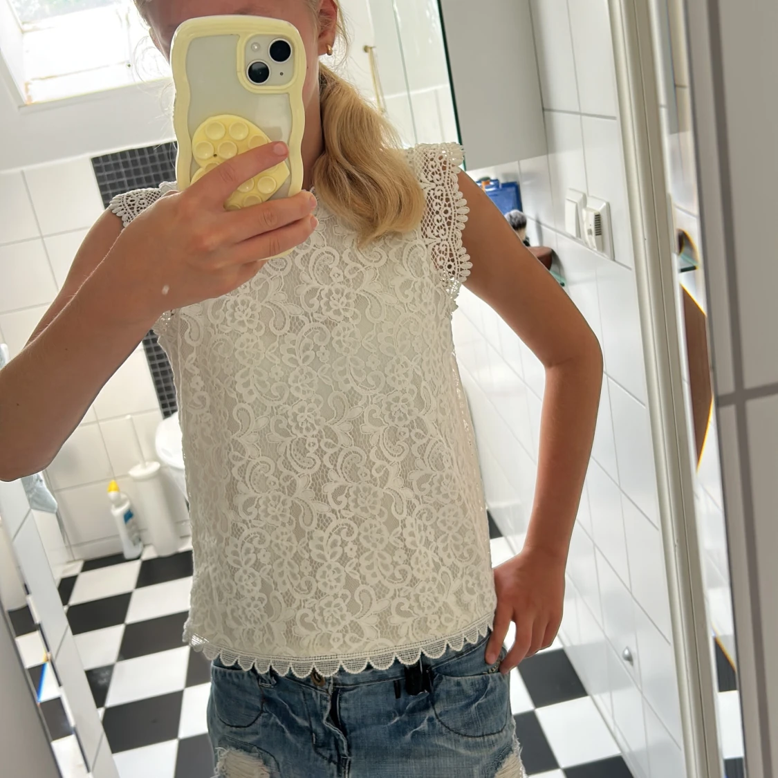 Vit spetsblus från Lindex - 1