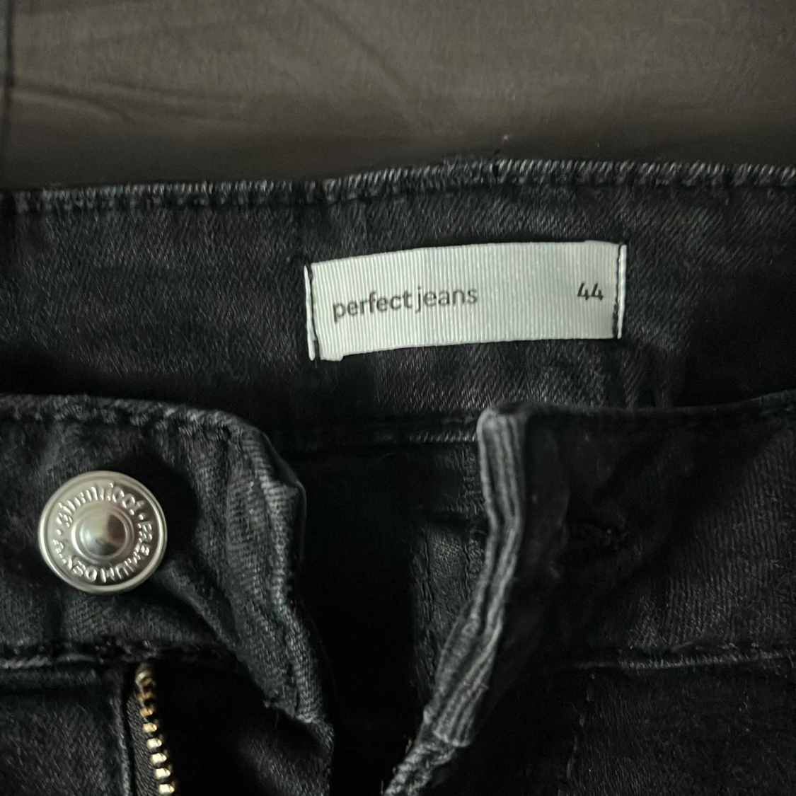 Svarta jeans från Perfect Jeans (Gina) stl 44 - 1