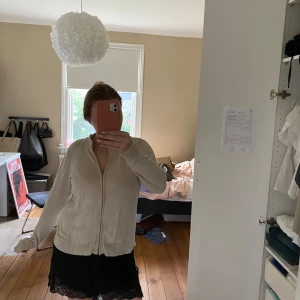 Beige kofta - Passar till allt!