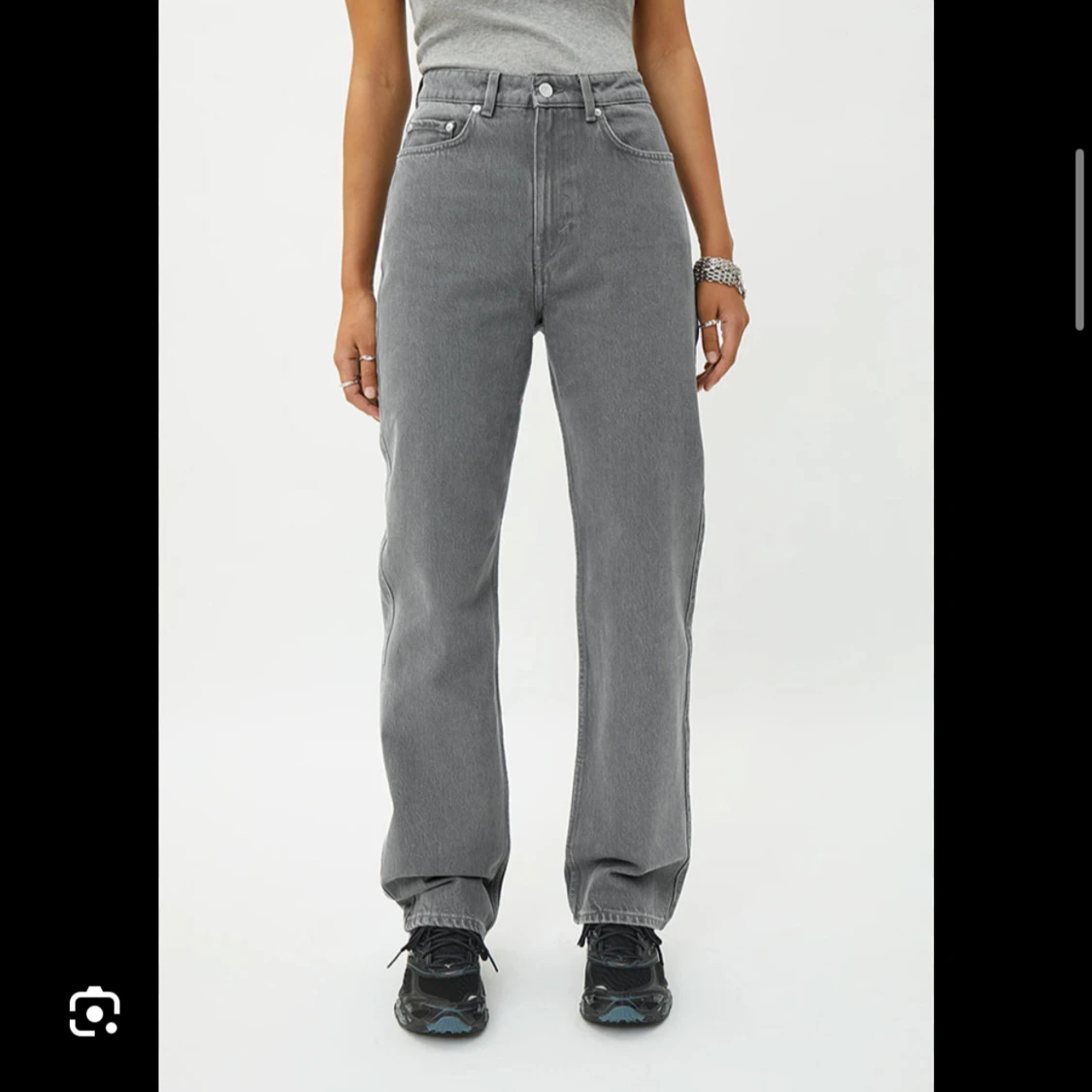 Gråa högmidjade raka jeans