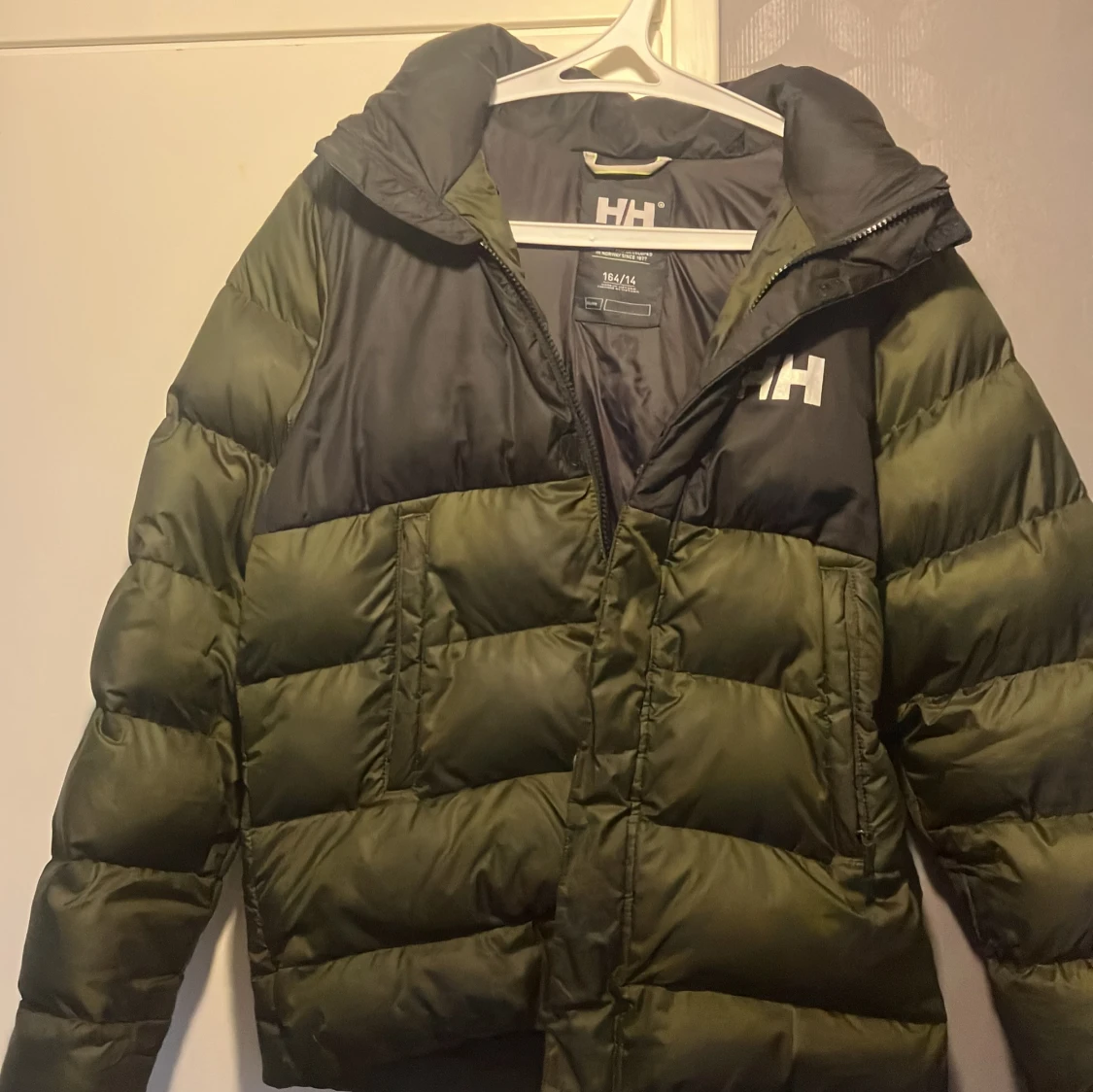 Grön och svart pufferjacka Helly Hansen - 4