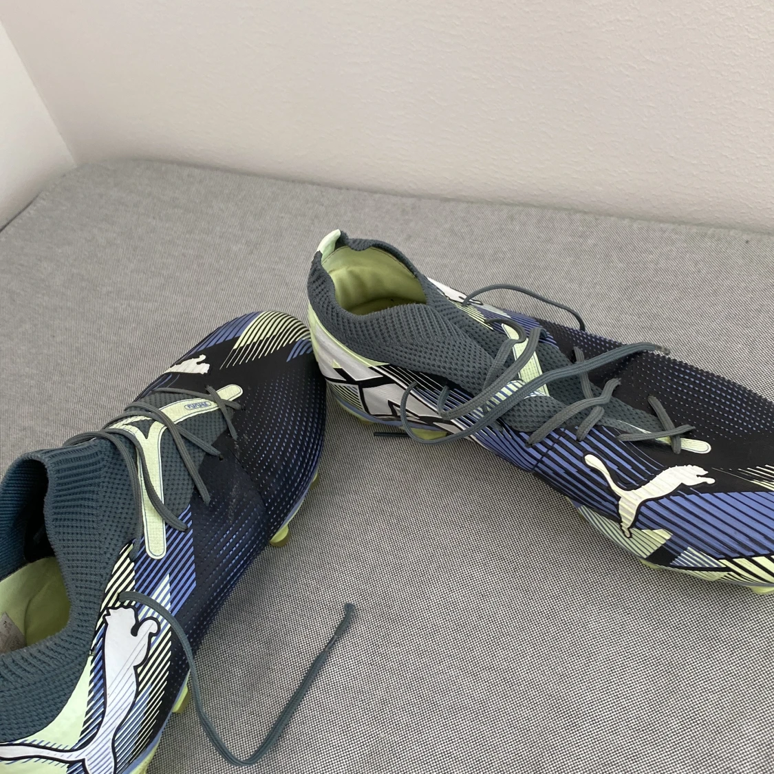 Puma fotbollsskor i blått,lime och vit - 4