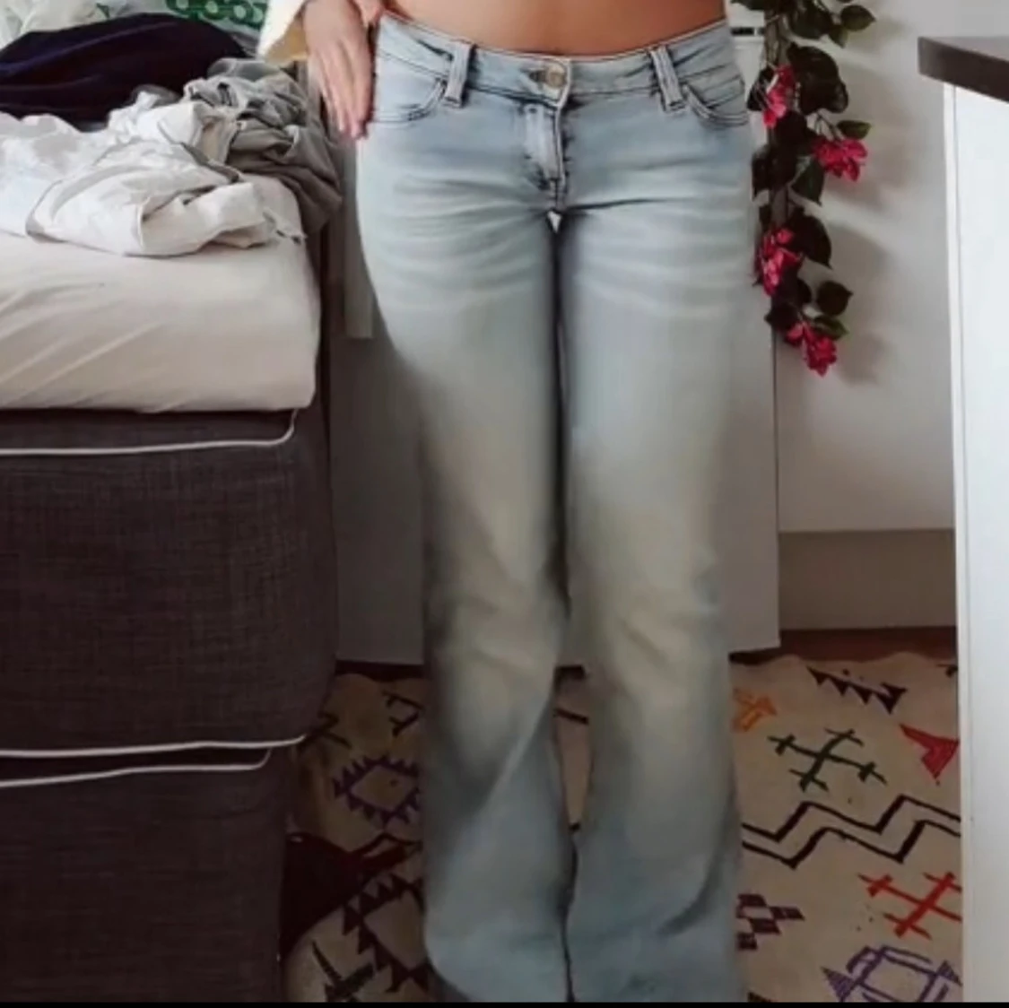 Lågmidjade cheap monday jeans 