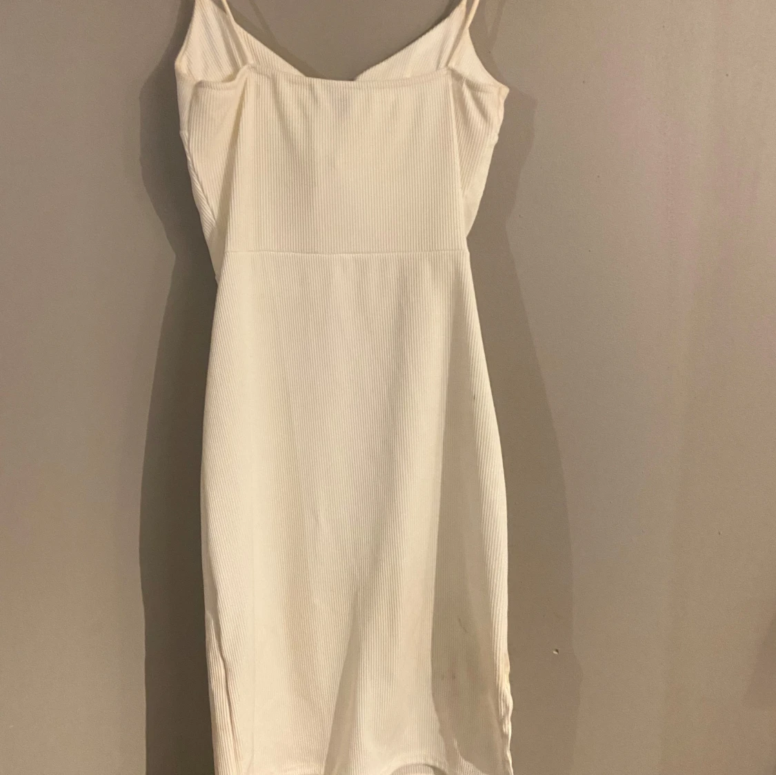 Vit ribbad kortklänning  - 1