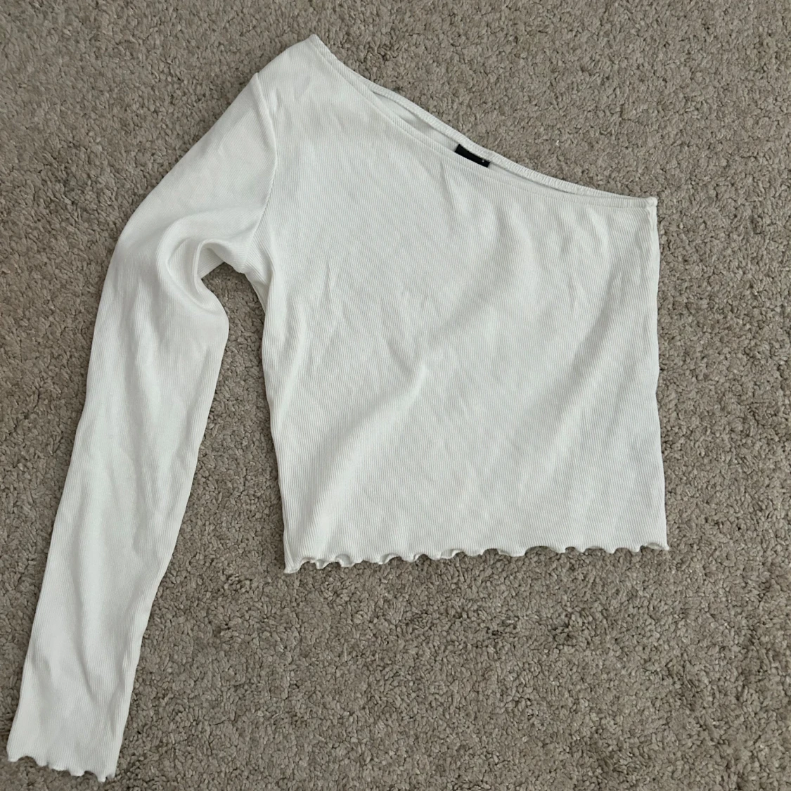 Vit ribbad oneshoulder topp - 1