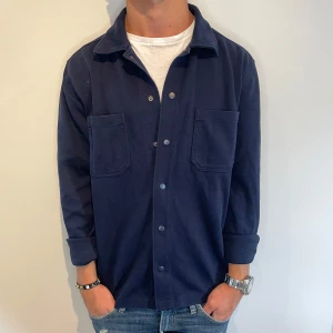 Overshirt - Riktigt snygg overshirt köpt på en finmarknad i London | Strl - M | Skick - 10/10 | Nypris - 799 | Vid minsta lilla fundering är det bara att skriva!