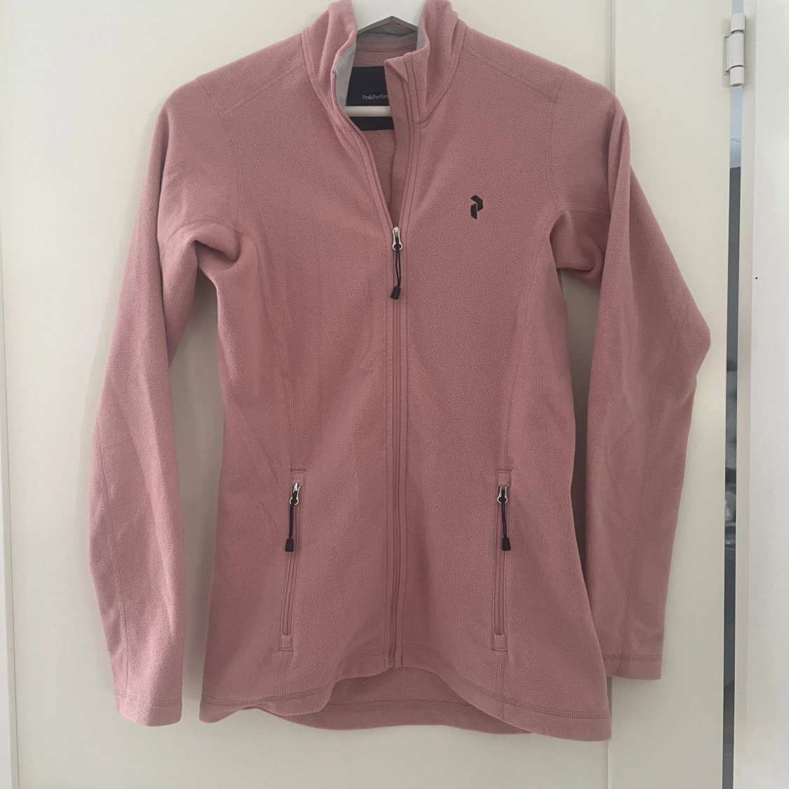 Rosa fleecejacka Peak Performance XS