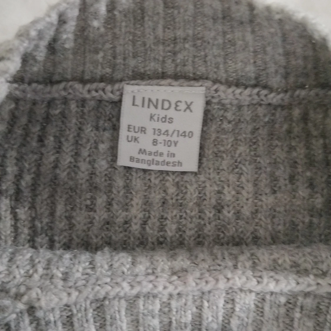 Grå stickad tröja från Lindex - 2