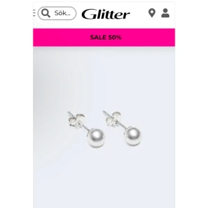 Glitter örhängen i äkta silver✨✨ - Örhängen från glitter i äkta silver. Knappt använda, men ändå några få slitningar, men som inte kommer vara synliga på örat. Är noggrant tvättade och köpta för 80kr.