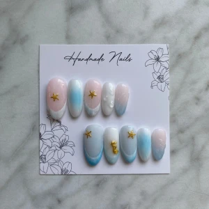 Press on gel nails - Havs och sommar inspirerade naglar. Klisterlappar, fil, pusher och desinfektions lappar ingår.