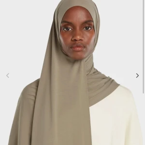 Merrachi | Bamboo jersey - Desert brown - Helt ny, inte min färg   Priset är fast, inga bud! ☺️ Säljer en matchande soft rayon dress i en annan annons  Bamboo material