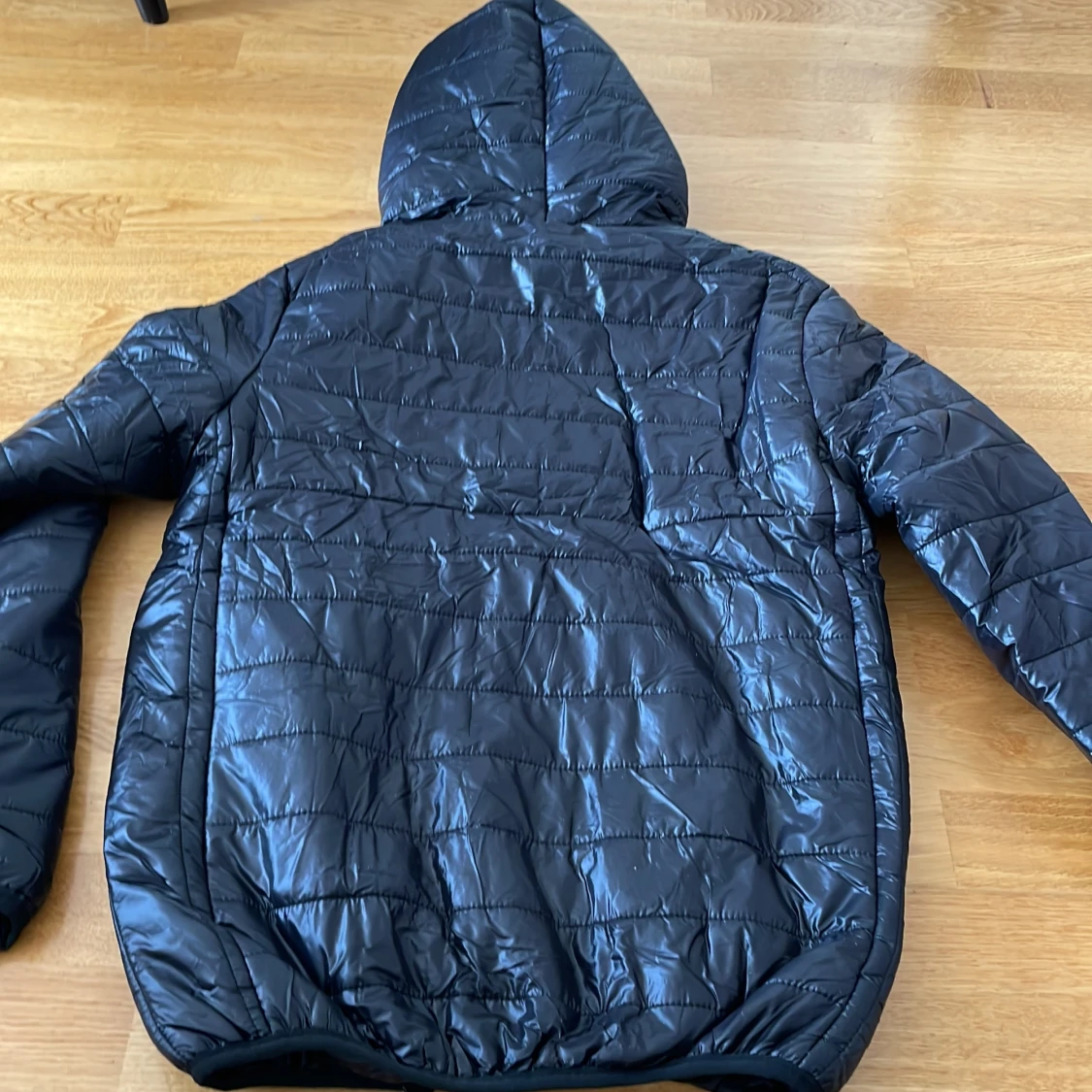 Svart pufferjacka från EA7 Emporio Armani - 1