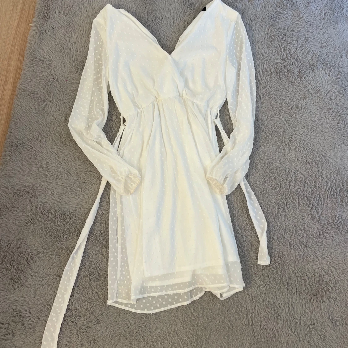 Vit omlottklänning - 1