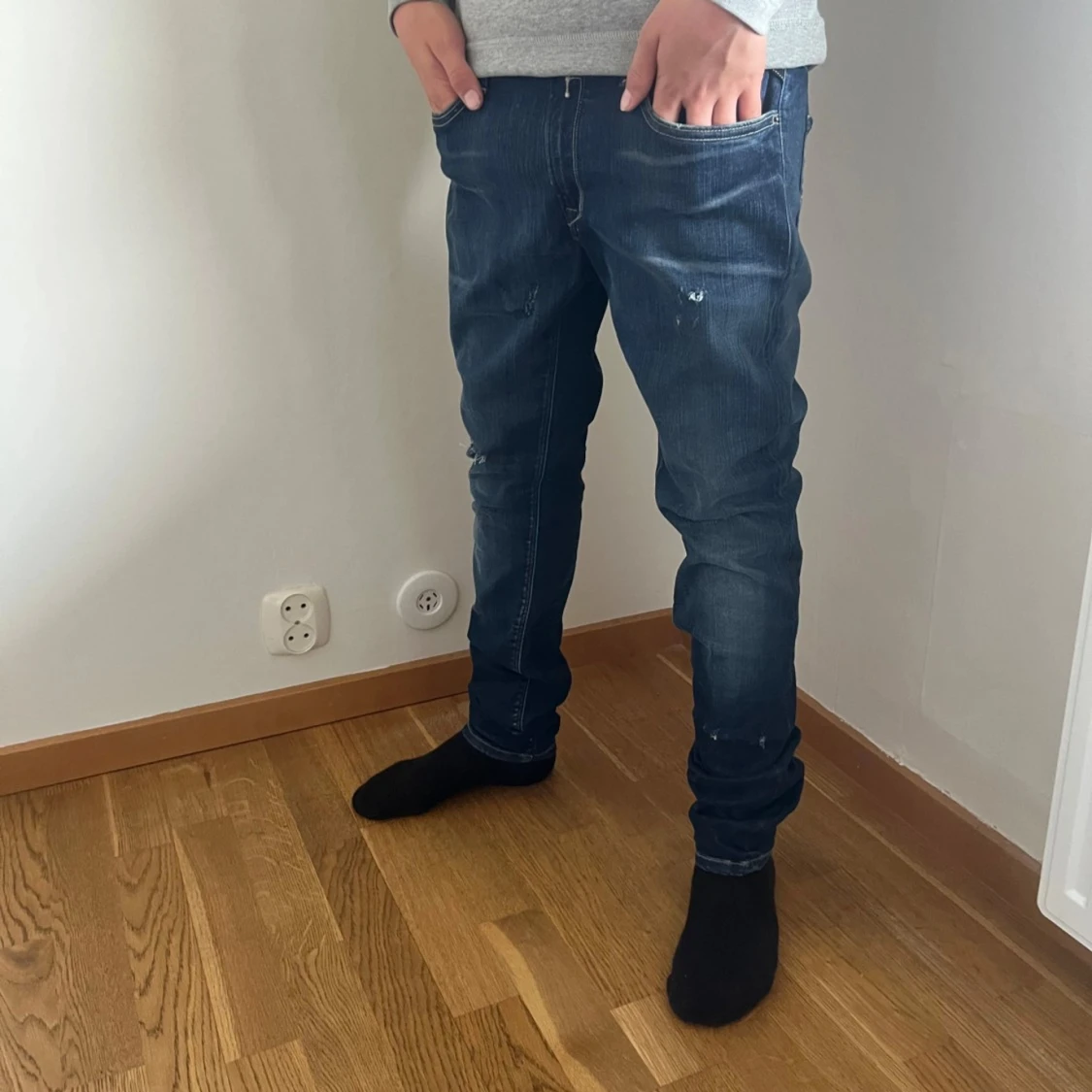 Mörkblåa Replay jeans - 91
