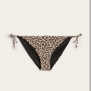 Leopardmönstrad bikiniunderdel med knyt - INTRESSEKOLL🐆❤️skit snygg och i nyskick!!