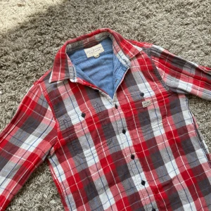 Denim and supply flanellskjorta  - Säljer denna rikigt snygga denim and supply flanellskjortan⭐️Storlek : S!🤝Skick : 9,5/10!👍Hör gärna av er om ni har funderingar!🙌