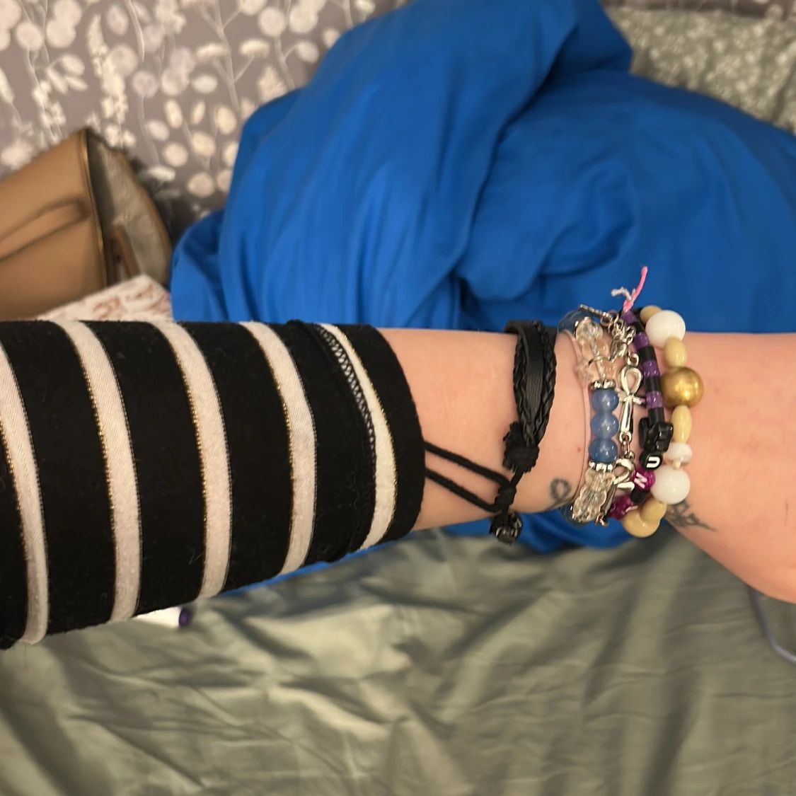 Svartvit randig halvlångärmad tröja Amisu - 3