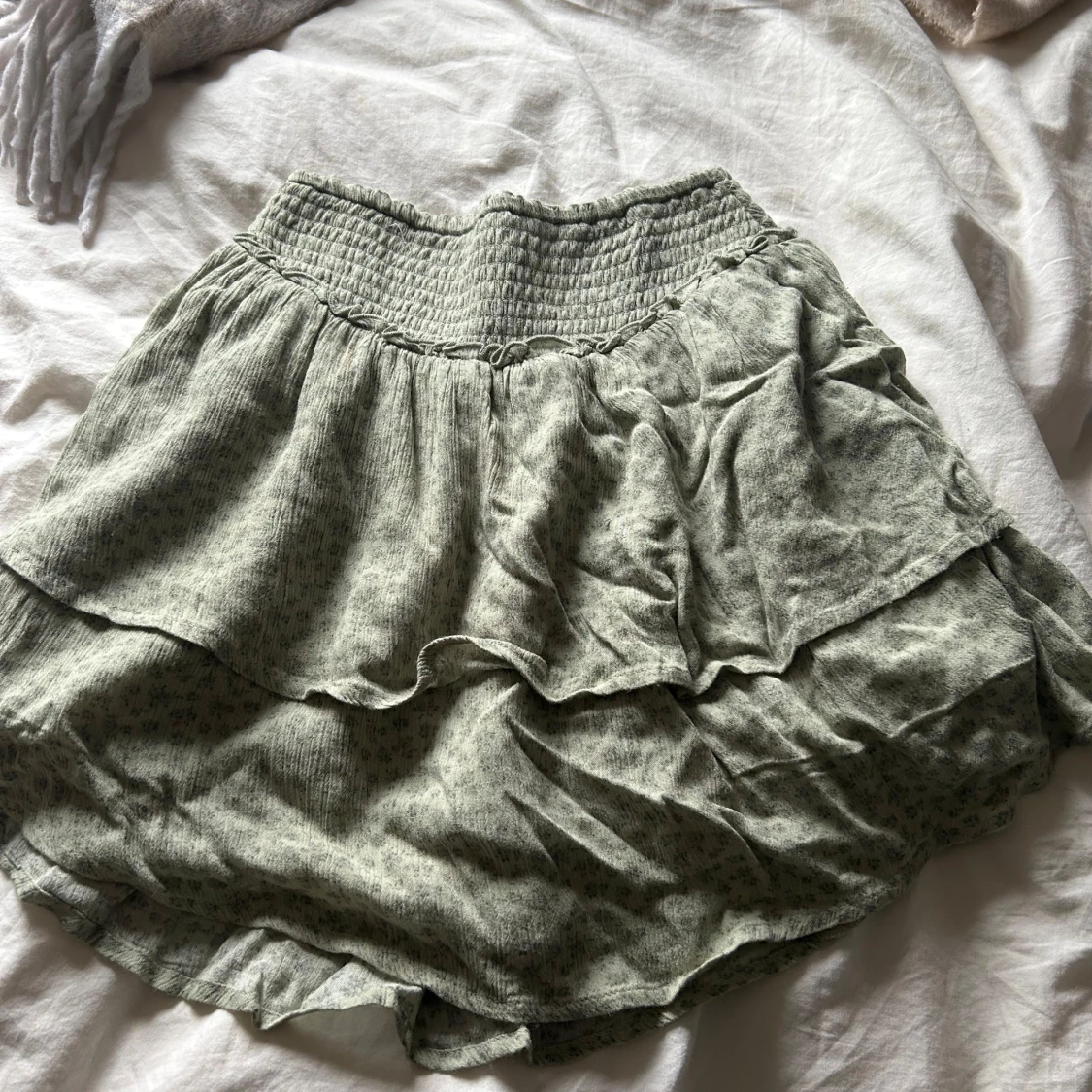 Grön volangkjol från Hollister