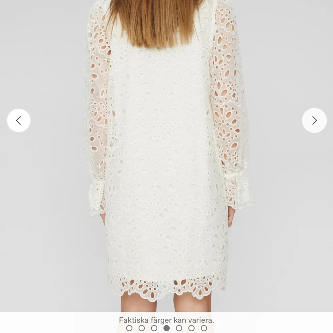 Vit spetsklänning med v-ringning - 2