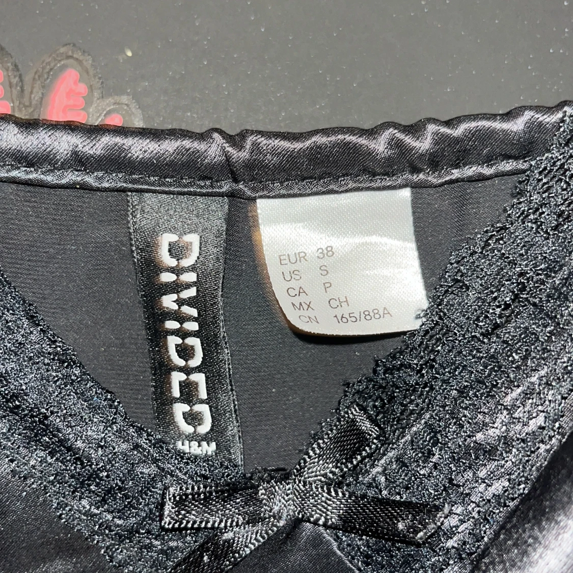 Svart satinlinne från Divided H&M - 1