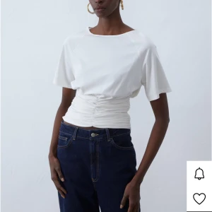 Vit topp - Väldigt fin topp från Anna Field i fint skick 