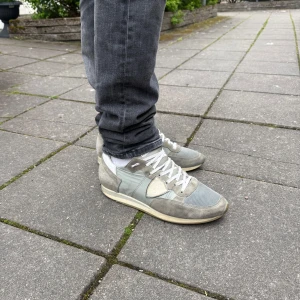 Philippe Model TRPX - Tjena! Säljer ett par riktigt feta Philippe Model TRPX | Strl: 43 | Box och skor ingår! | Skick: 7.5/10 | Nypris: 3000kr | Vid funderingar är det bara att höra av sig! :) 
