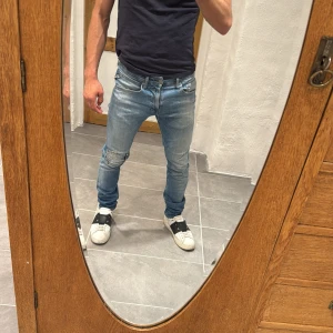 Replay jeans  - Ett par snygga jeans från Replay i storlek W29 L30 i modellen Jondrill