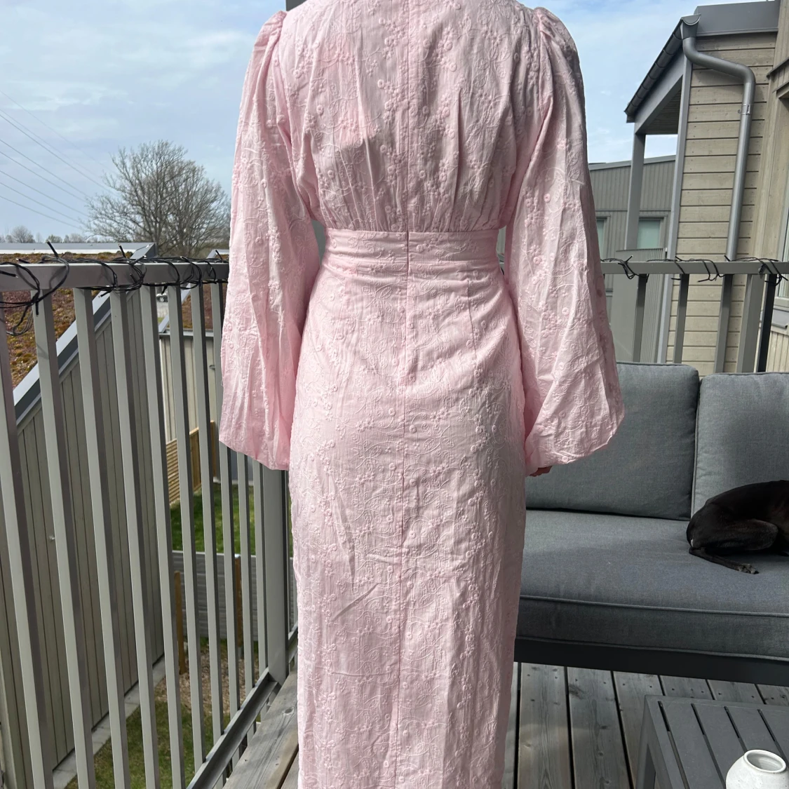 Slutsåld ljusrosa  långklänning från adoore  - 3