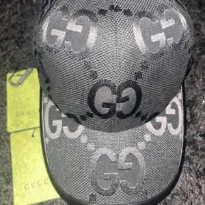 Keps svart - En fantastisk keps inför sommaren, helt ny med etiketten fortfarande på