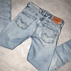 Replay jeans - Replay jeans | Modell Anbass | Sjukt bra skick | Storlek W28 L32. 