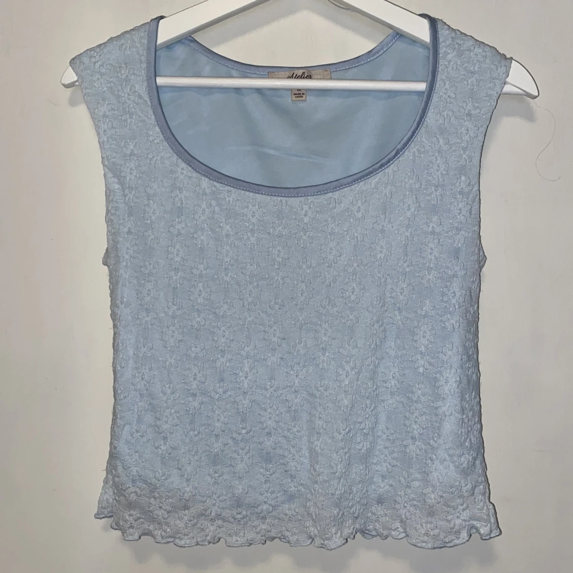 Ljusblå spetstopp från Atelier