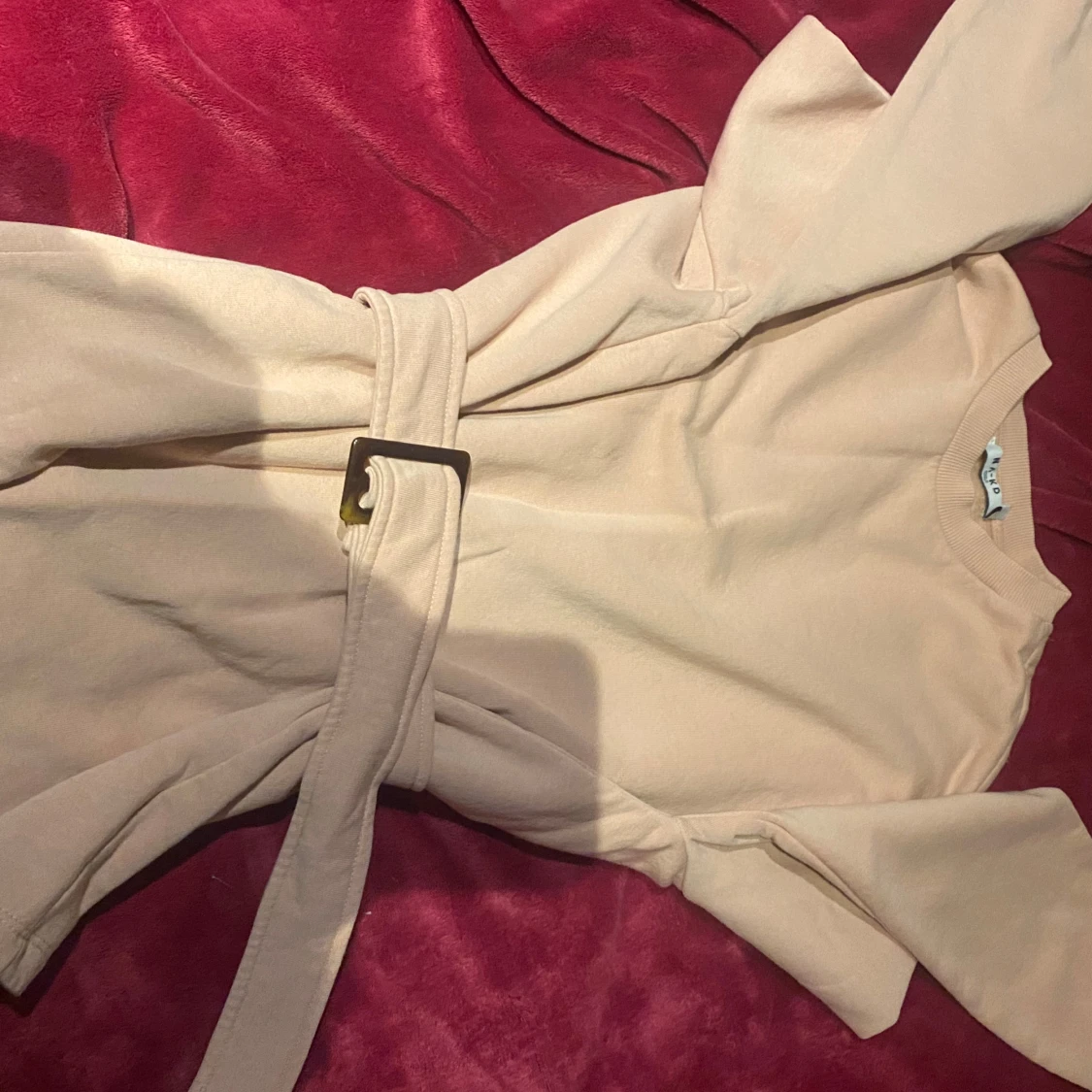 Rosa tröja med bälte - 2