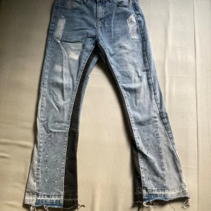 Gallery dept Flare jeans  - Gallery dept jeans som är använda men ändå i bra skick, inga defekter. Storlek S, skriv privat för mått eller fler frågor.