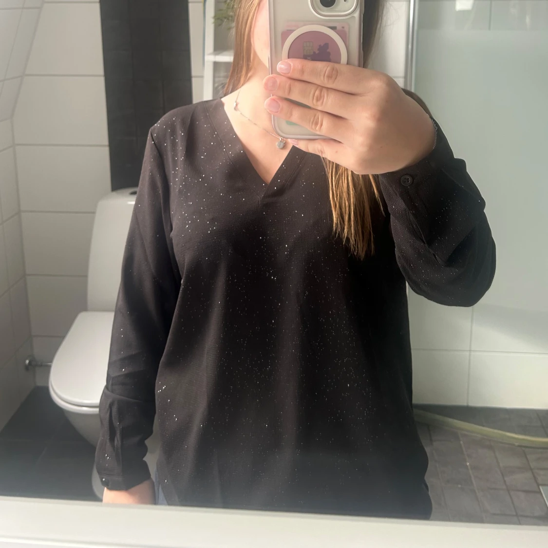 Svart glittrig blus från JDY - 4