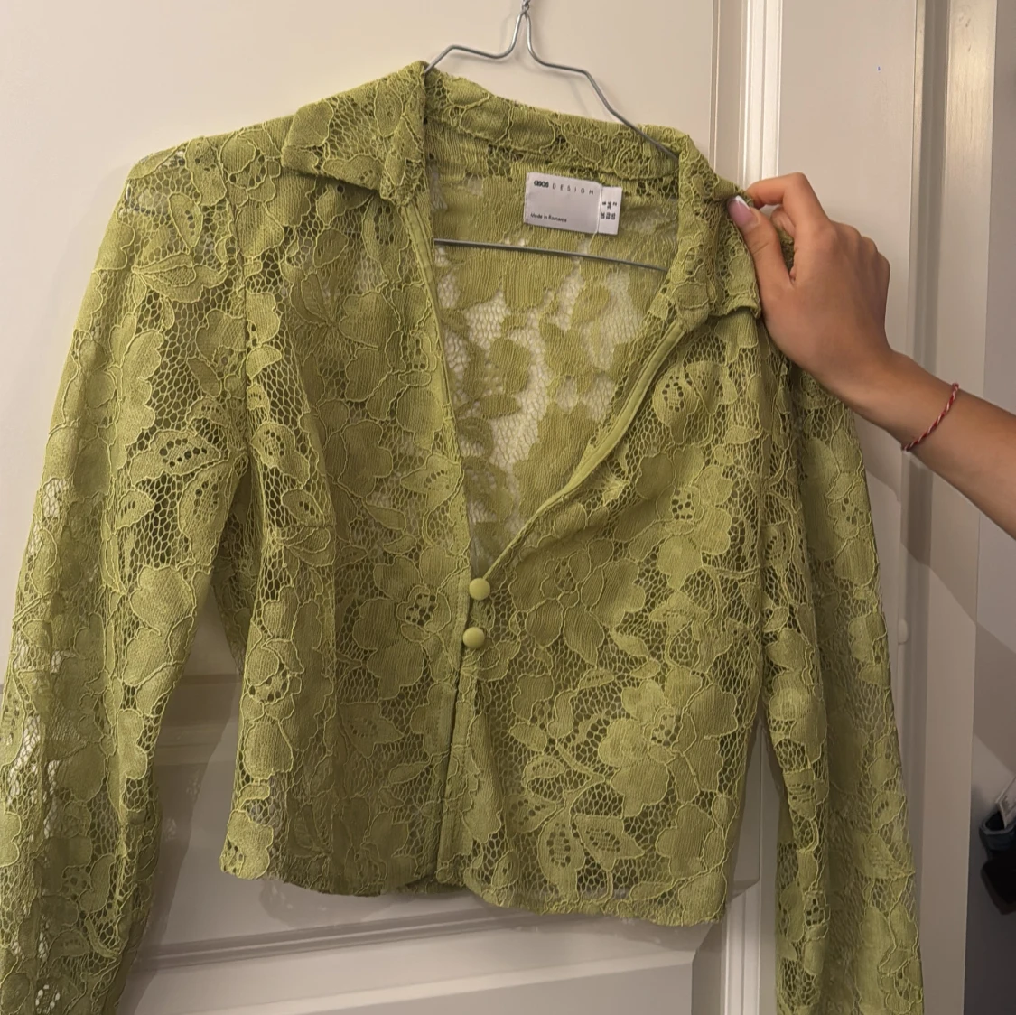 Grön spetsblus med knappar - 1