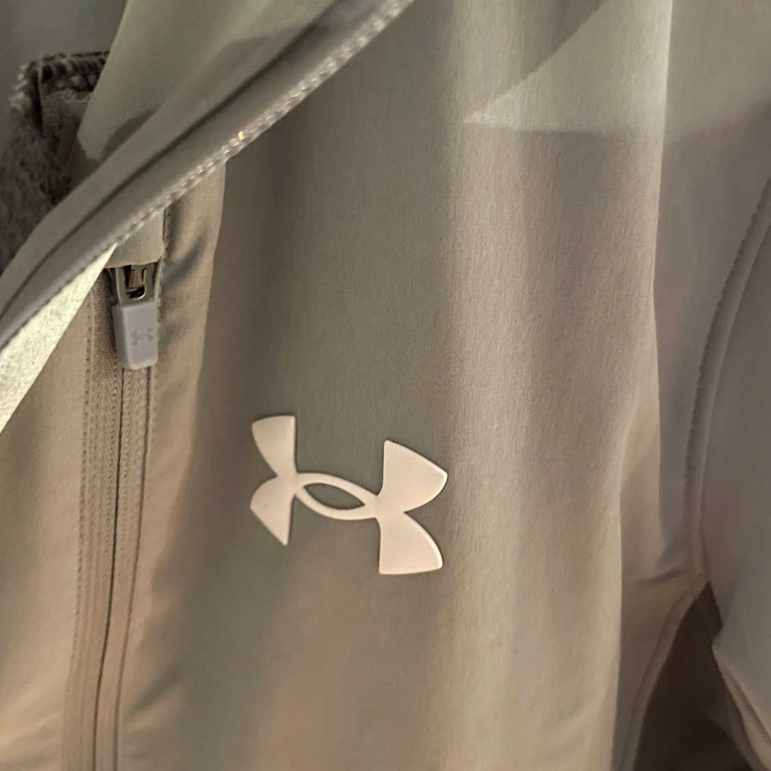 Under armour windbreaker  - 2