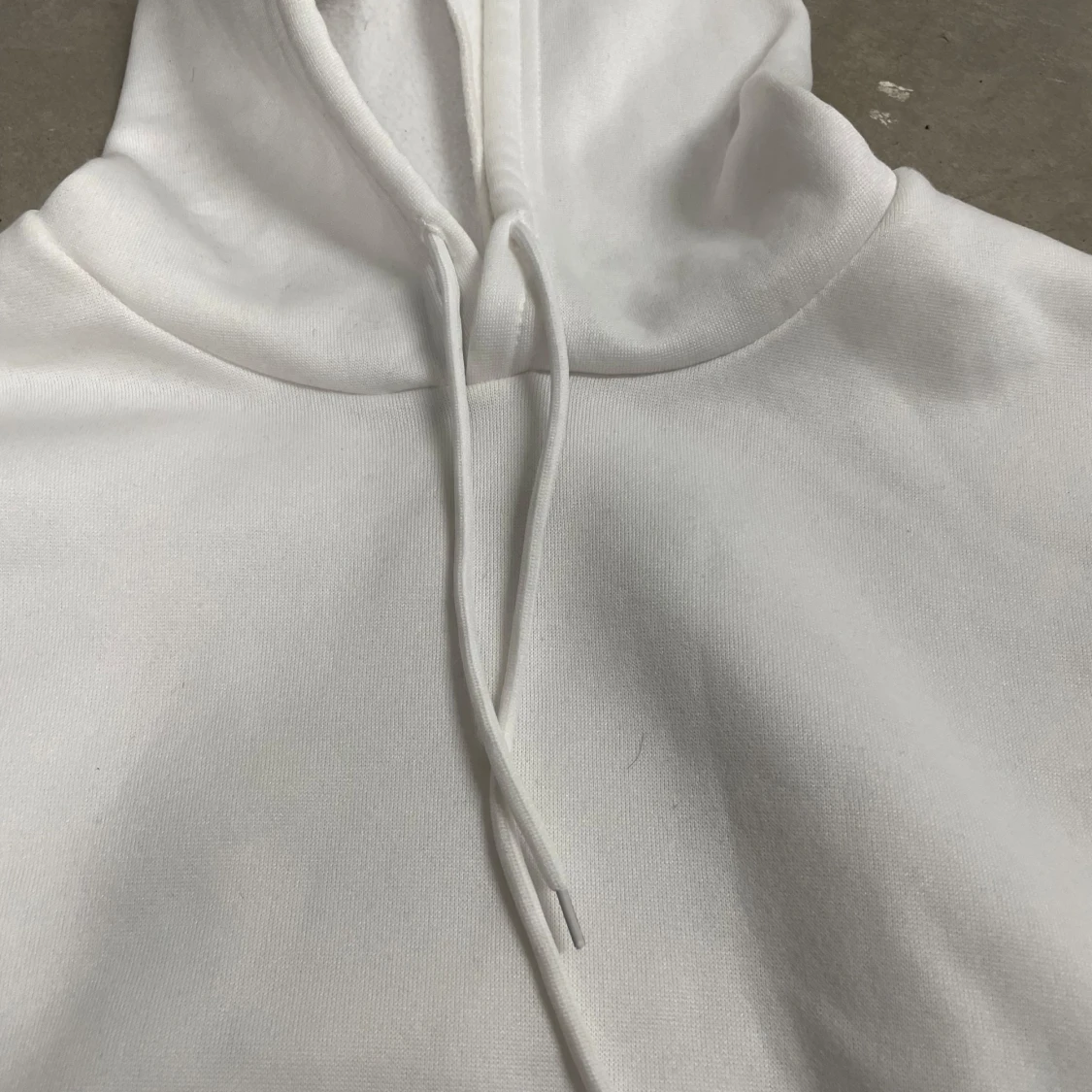 Vit hoodie från SHEIN - 1