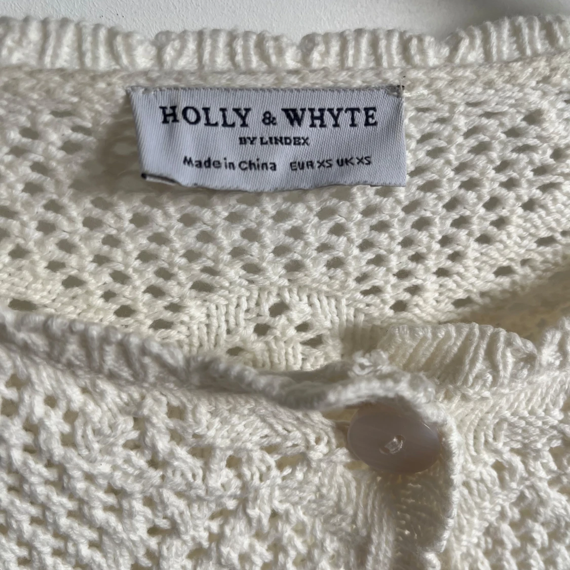 Vit virkad kofta från Lindex - 4