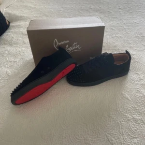 Christian Louboutin skor - Oanvända Christian Louboutin skor, i nyskick.