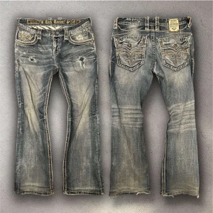 Bootcut Rock revivals - Feta bootcut rocks med lagade slitningar och fetaste broderingen och tvätten jag sett på rocks perfekt passform enligt mig