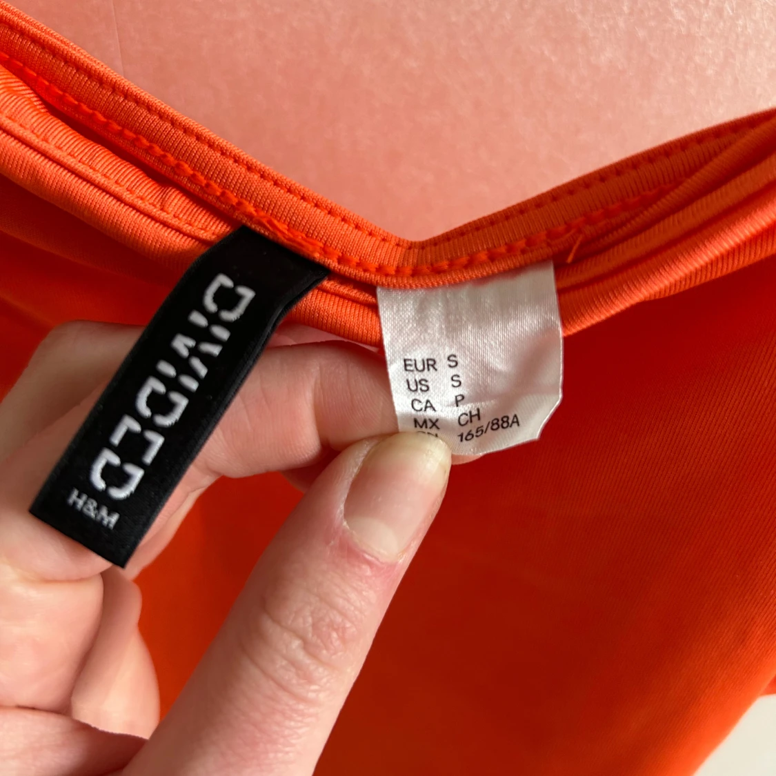 Tight orange klänning  - 2